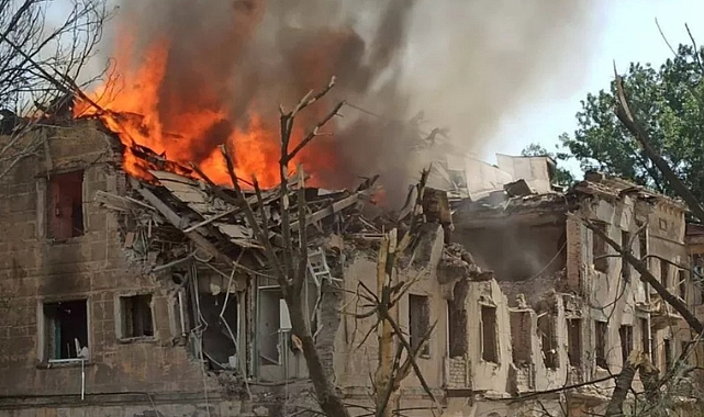 İşgalci Rusya, Ukrayna'da Bir Hastaneyi Vurdu: 1 Kişi Hayatını Kaybetti, 15 Kişi Yaralandı