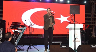 İzmir'deki Spor Etkinliğinde Propaganda Yapan Bakan Kasapoğlu Yuhalandı