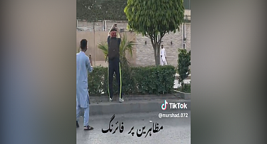 Pakistanlı İmran Han Taraftarları Sokağa Döküldü