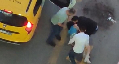 Antalya'da Yol Ortasında 'İmdat Polis' Diye Bağıran Kadını Zorla Taksiye Bindirdiler