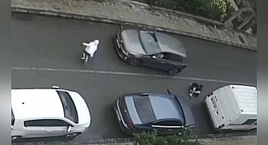Başıboş Köpeğin Kendilerine Doğru Havlayarak Hamle Yapması Sonucu Yola Atlayan İki Çocuğa Araba Çarptı