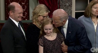 Çocuklara Ürkütücü Yaklaşımıyla Bilinen ABD Başkanı Joe Biden, Çocukların Cinsiyet Değiştirme Ameliyatı Olmasını Destekliyor