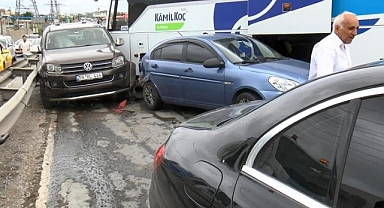 İstanbul'da Yolcu Otobüsü Beş Araca Çarptı