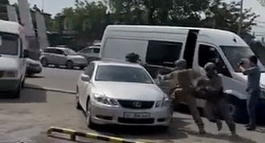 Kırgızistan'da Darbe Girişimi İddiasıyla Çok Sayıda Asker Tutuklandı