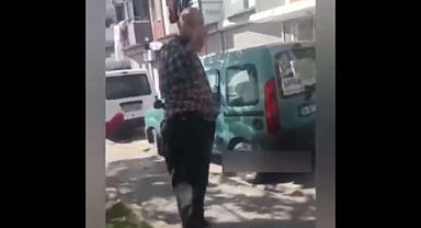 Mübarek Türk Bayrağını Yere Serip Üstüne Oturan Sakallı Şalvarlı Şahsa Bir Türk Kadını Müdahale Etti