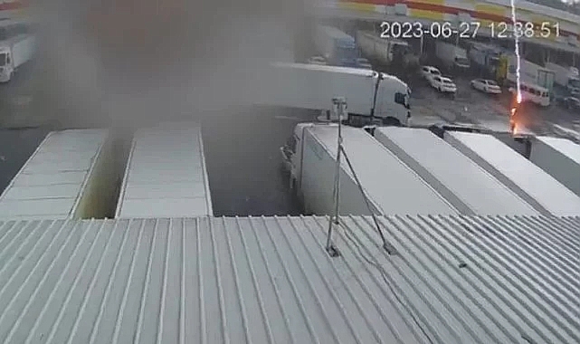 Rusya'da Başına Yıldırım Düşen Kişi Hayatını Kaybetti