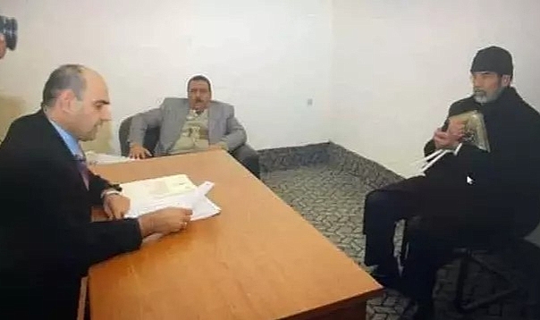 Saddam Hüseyin'in İdamdan Hemen Önce Çekilen Fotoğrafı Yayınlandı