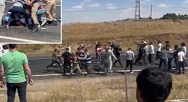 Siverek'te Kendini Bıçaklayıp Yolu Kapatan Şahsa Linç Girişimi