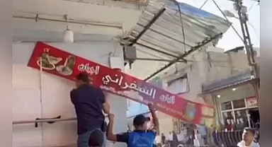 Adana'da Arapça Tabelalar Sökülüyor