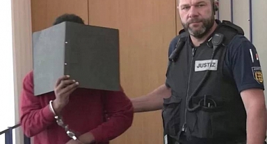 Almanya'da 13 Yaşındaki Türk Kızını Öldüren Mülteci Müebbet Hapis Cezasına Çarptırıldı