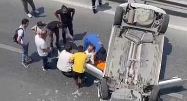 İstanbul'da D-100'e Otomobil Düştü