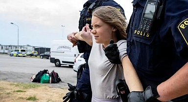 İsveç Şaşırtmaya Devam Ediyor: İklim Teröristi Greta Thunberg, Polise İtaatsizlikten Mahkemeye Çıkacak