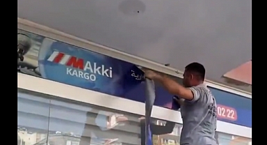 Mersin'de Arapça Tabelalar Kaldırılmaya Başlandı