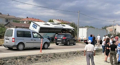 Otobüs Şoförü Köpeğe Çarpmamak İçin Canından Oldu