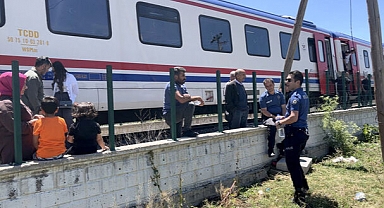 Tren'in Çarptığı 3 Yaşındaki Çocuk Hayatını Kaybetti