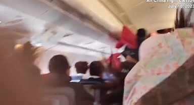 Türbülansa Giren Uçakta İki Kişi Savrularak Tavana Çarptı