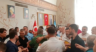 Antalya'da İYİ Partililer ve AKP'liler Birbirine Girdi: Aksu Belediye Başkanı'nın Odasında Yumruklaştılar