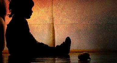 Avusturalya'da Bir Bakıcı 91 Çocuğa Cinsel İstismardan Yargılanacak