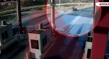 Avusturya'ya Giden Gurbetçi Yunanistan'da Aşırı Hızla Kaza Yaptı, Seccadesini Serip Otobanın Ortasında Namaz Kıldı
