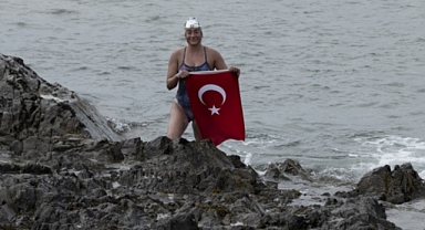 Aysu Türkoğlu, Kuzey Kanalı'nı Yüzerek Geçen İlk Türk Kadın Sporcu Oldu
