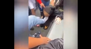 Belçika'da 'Sığınmacılar', Belçikalı Bir Çocuğa Zorla Ayaklarını Öptürdüler