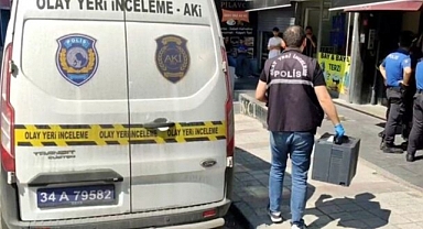 Birlikte Yaşadığı Kadını 15 Yerinden Bıçaklayarak Öldürdükten Sonra İntihar Etmeye Çalıştı