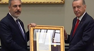 Erdoğan'dan Hakan Fidan'a 'Üstün Hizmet Madalyası'