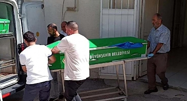 Erkek Arkadaşını Bıçaklayarak Öldürdü