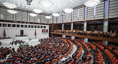 4 Eski Milletvekili Fazladan Ödenen Maaşlarını Meclis'e İade Etti