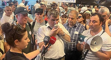 İstanbul'da Görme Engellilerden 'Bariyer' Eylemi