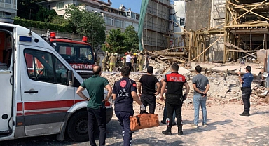 İstanbul'da Tadilat Halindeki Binada Çökme: 1 Kişi Göçük Altında Kaldı