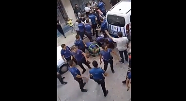İzmir'de Suriyeli Kaçakların Bir Türk Çocuğu Darp Etmesi Sonrasında Mahalleli Ayaklandı