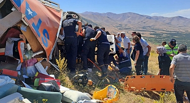 Malatya'da Kamyon Şarampole Devrildi: 2 Ölü, 2 Yaralı