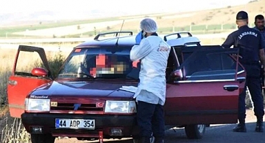 Otomobilin İçinde Vurulmuş Halde Kadın ve Erkek Cesedi Bulundu