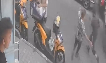 Polisten Kaçan Kaçak Göçmeni Bir Vatandaş Çelme Takarak Durdurdu