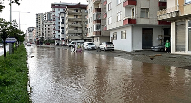 Şiddetli Yağışlar Nedeniyle Rize'de 8 Ev Boşaltıldı
