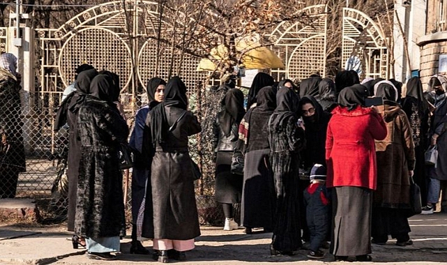 Taliban, Üniversite Bursu Kazanan Kadınların Ülkeden Ayrılmasına İzin Vermedi
