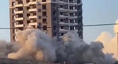 15 Katlı Bina Dinamitle Yıkıldı