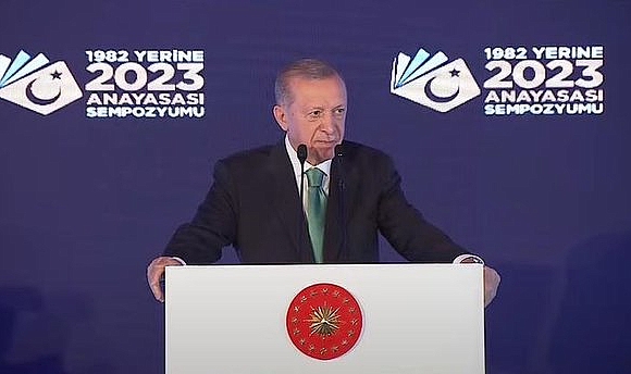 AKP'li Cumhurbaşkanı Erdoğan'dan Anayasa Değişikliği Çağrısı