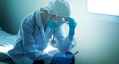 Bir Günde 3 Doktor İntihar Etti