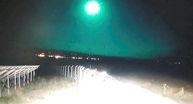 Düşen Göktaşı Birçok İlden Görüldü: Gece Gündüze Döndü