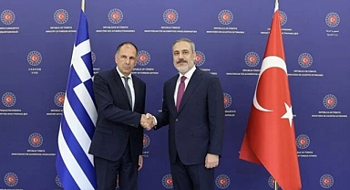 Hakan Fidan, Yunan Mevkidaşı İle Görüştü