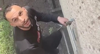 İsveç'te Bir Sığınmacı, Merdiven Dayayarak Elinde Bıçakla Eve Girdi