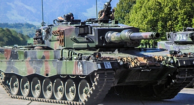İsviçre, Almanya'ya 'Ukrayna'ya Gönderilmemesi' Şartı ile Tank Sattı