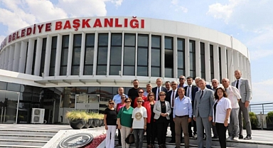 İYİ Parti Genel Başkan Yardımcısı Sucu, CHP'den İhraç Edilen Tanju Özcan'ı Ziyaret Etti