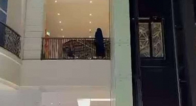 Konya'da 19 Yaşındaki Genç Kız, AVM'nin 3.Katından Atlayarak İntihar Etti