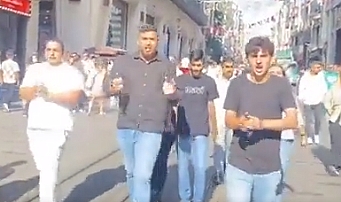 Kürtçü Terör Örgütü PKK Sempatizanları, Peşmerge Saldırılarını Protesto Etti
