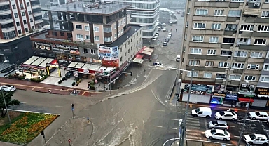 Samsun'da Sağanak Yağış Sonrası Sel Meydana Geldi