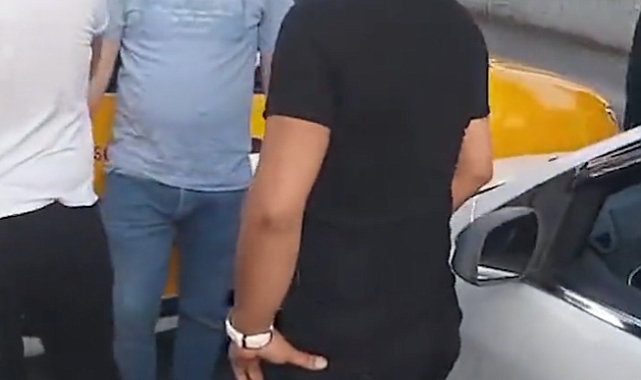 Sarı Taksiciler Martı Şoförlerine Saldırdı