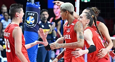 Türk Kadın Milli Voleybol Takımı Avrupa Şampiyonası'nda Finale Yükseldi
